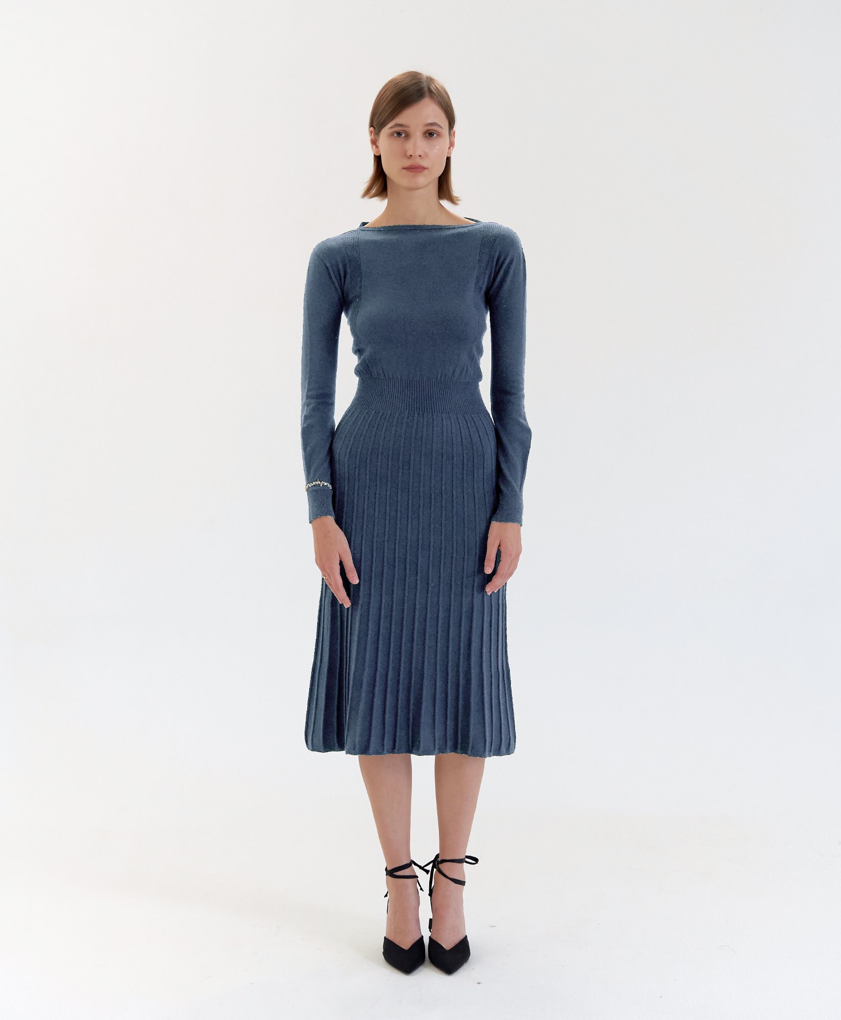 V Back Pleats Knit Dress - Blue