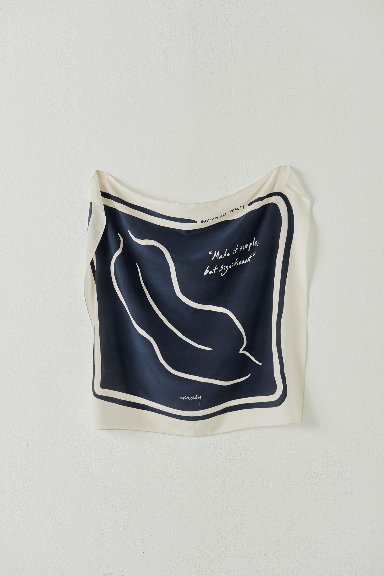 [Sold Out] Effortless beauty Art scarf - Navy